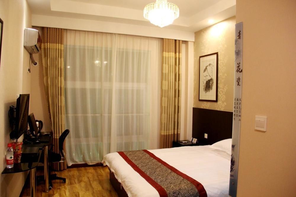Super 8 Hotel Жинан Екстериор снимка